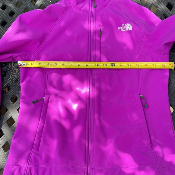 North Face Jacket - Picture 13 of 15